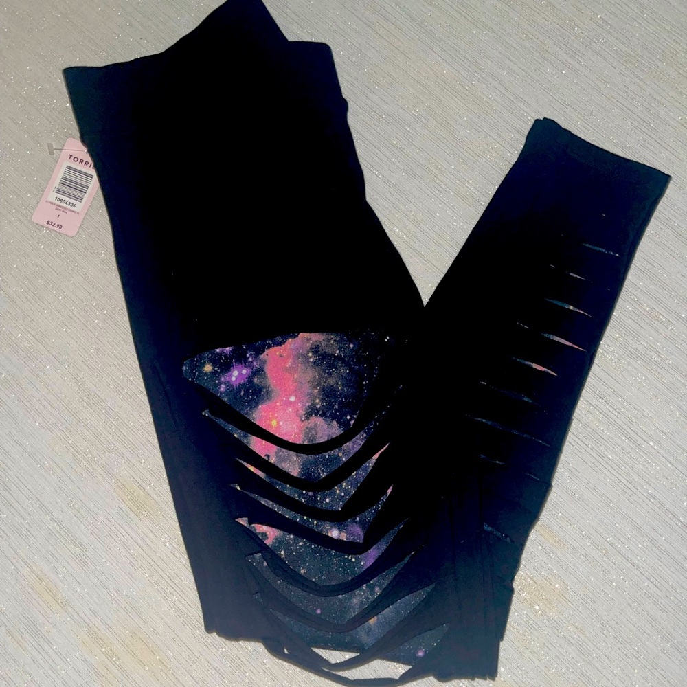 NWT TORRID black Shredded  Cosmic Leggings  sz 1
